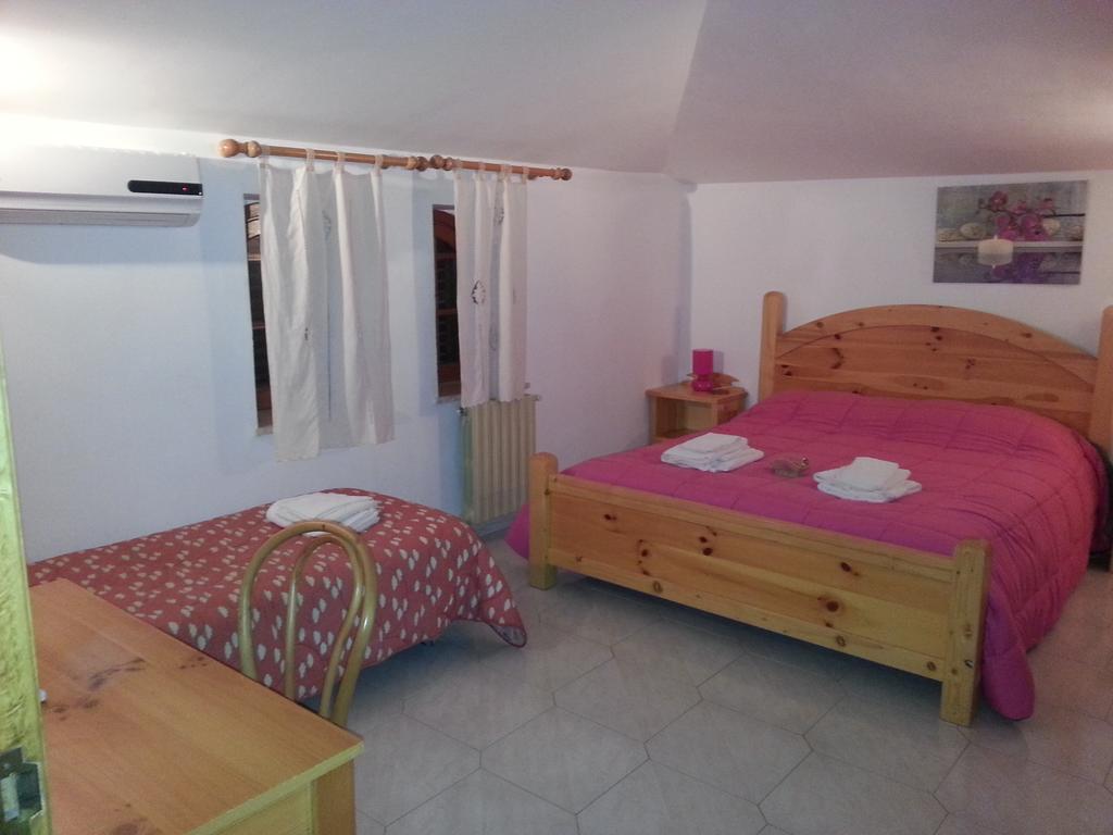 Agriturismo La Sorgente Delle Madonie Villa Polizzi Generosa Værelse billede