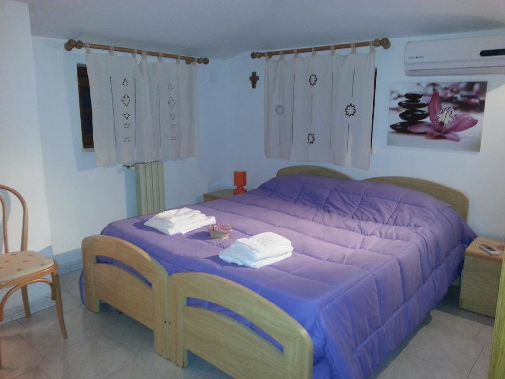 Agriturismo La Sorgente Delle Madonie Villa Polizzi Generosa Værelse billede